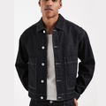 Chaqueta vaquera azul añil oscuro de estilo worker