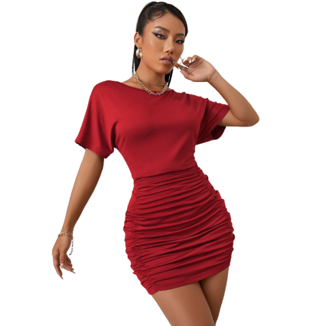 Vestido con fruncido y mangas murciélago