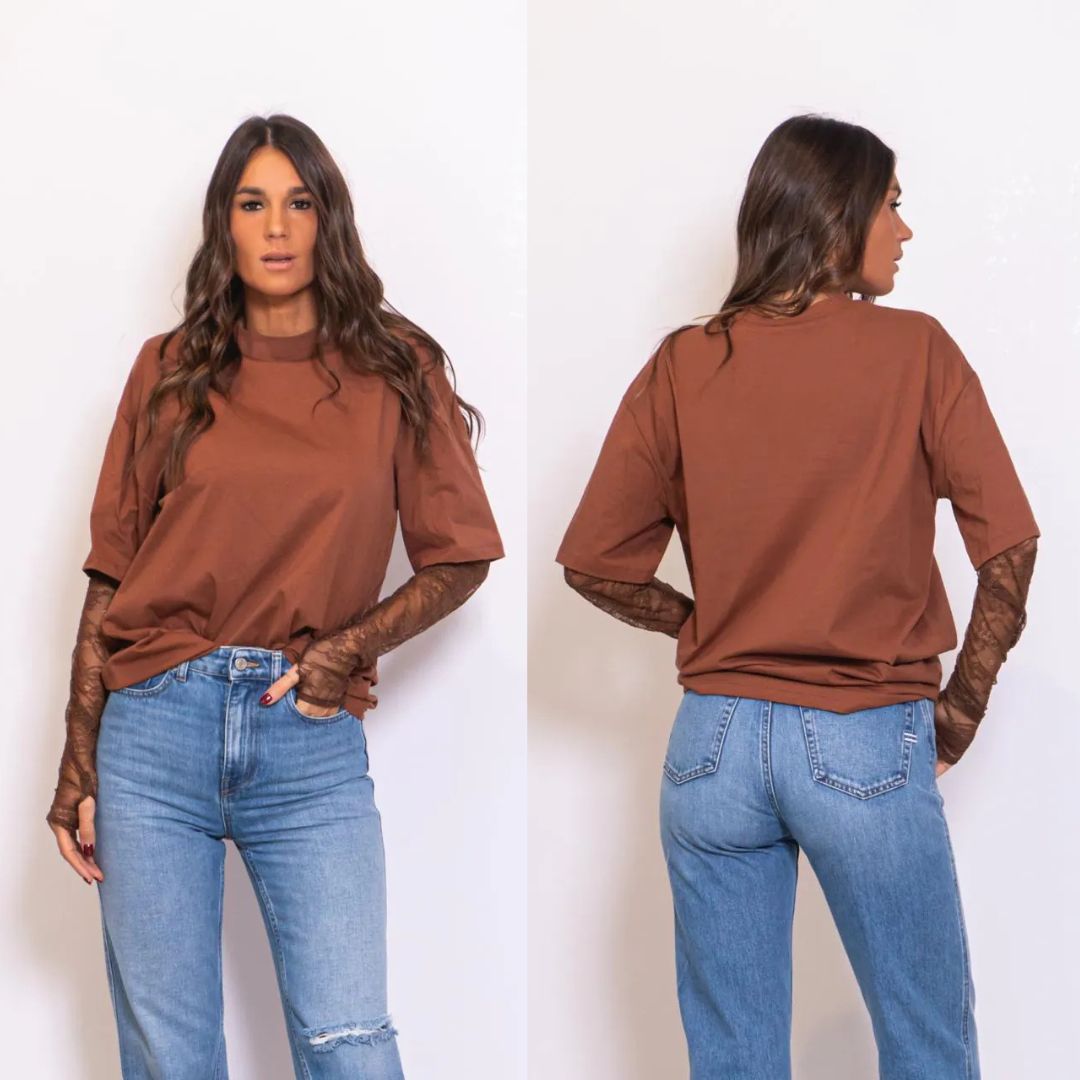Laura-Camiseta cuello redondo con detalle de encaje en las mangas