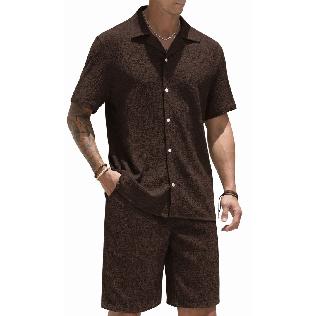 Conjunto casual con camisa de manga corta y pantalones cortos