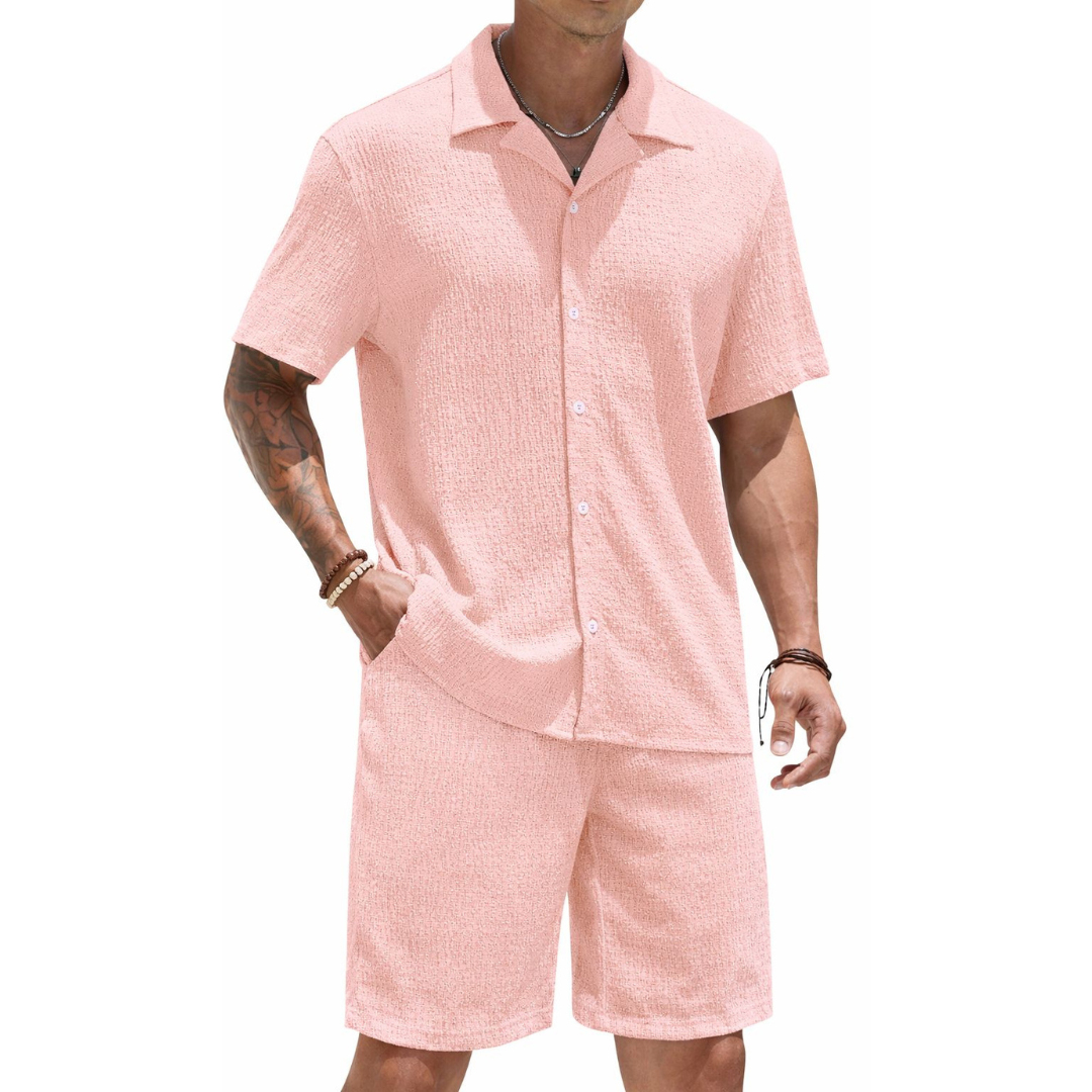 Conjunto casual con camisa de manga corta y pantalones cortos